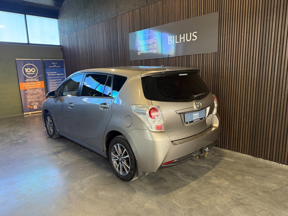 Toyota Verso 1,6 D-4D T2 Skyview 7prs 5d