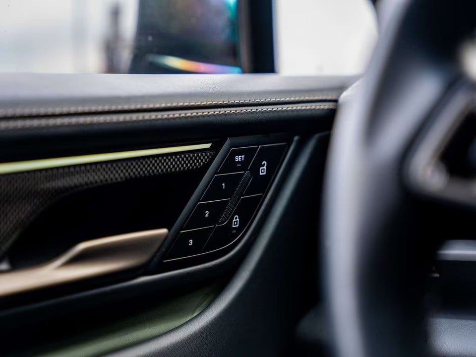 Porsche Macan Turbo 5d