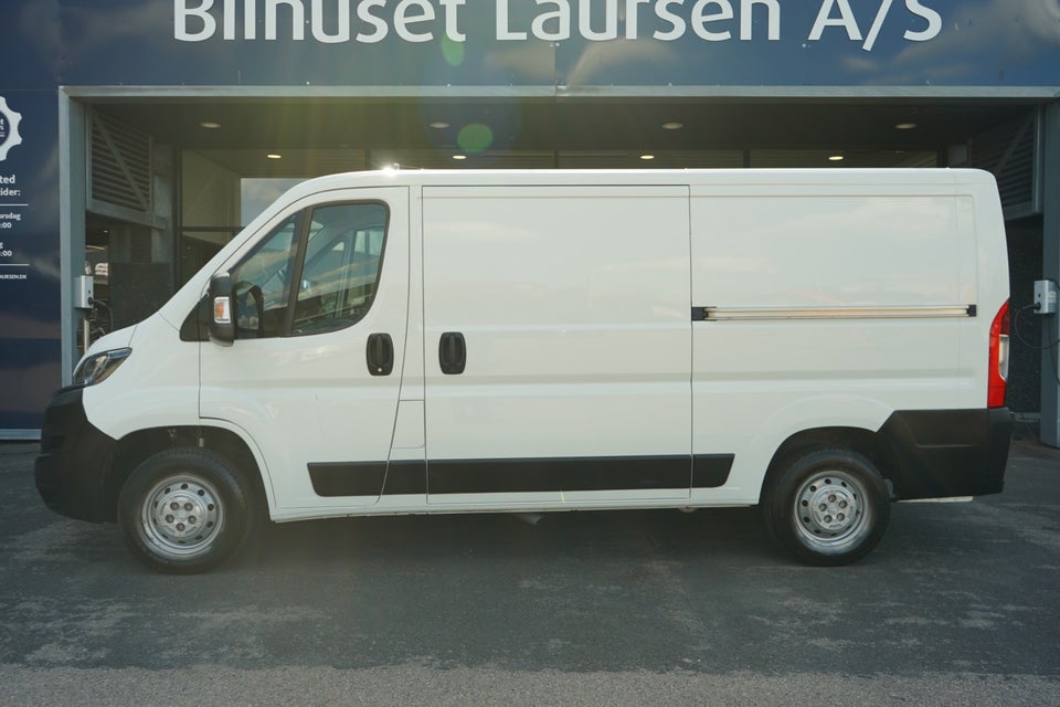 Peugeot Boxer 330 2,0 BlueHDi 130 L2H1 Premium