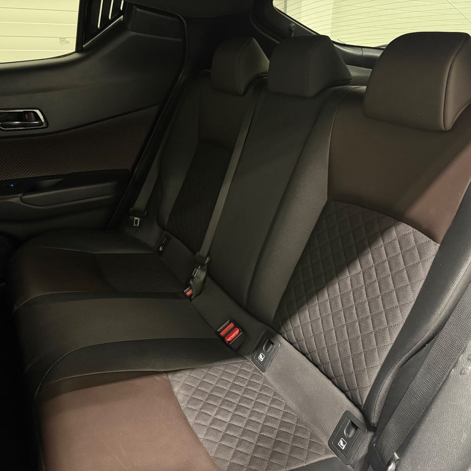 Toyota C-HR 1,8 Hybrid C-HIC CVT 5d