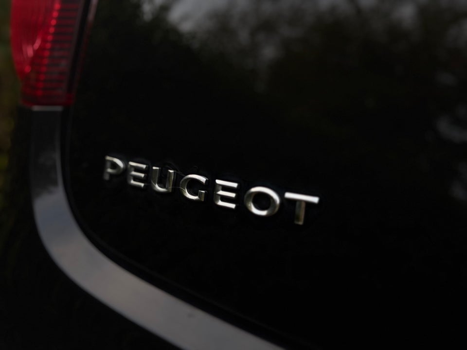 Peugeot 107 1,0 Sportium 5d