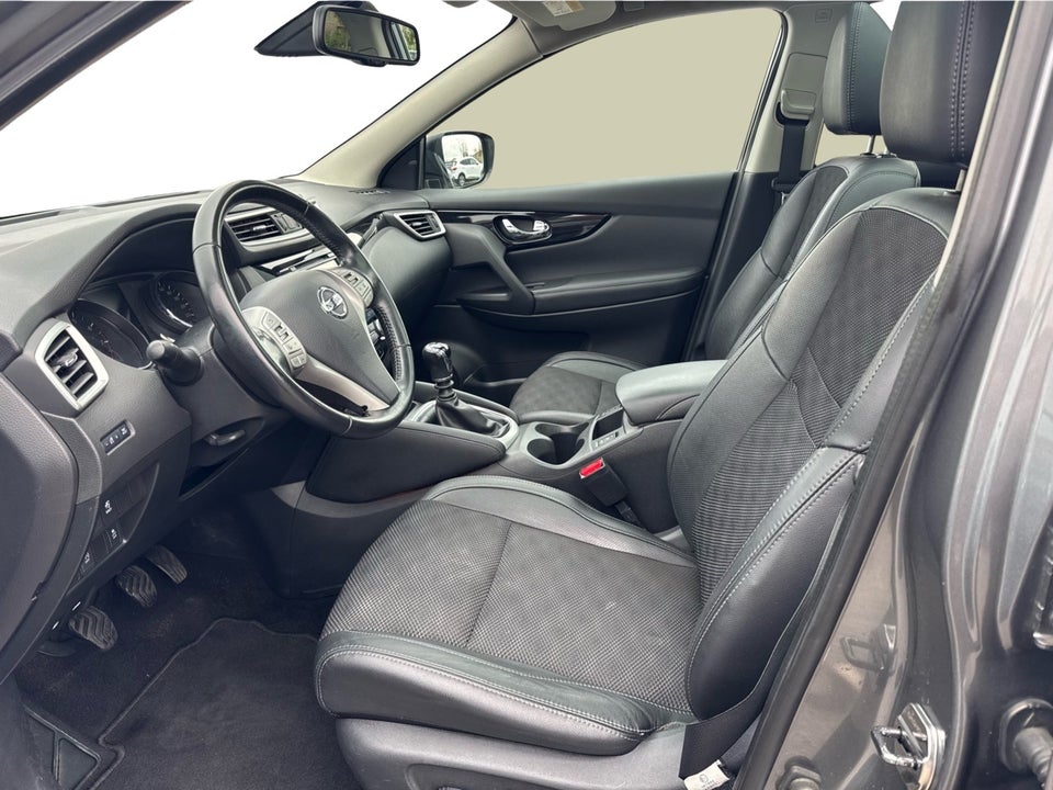 Nissan Qashqai 1,2 Dig-T 115 Tekna 5d