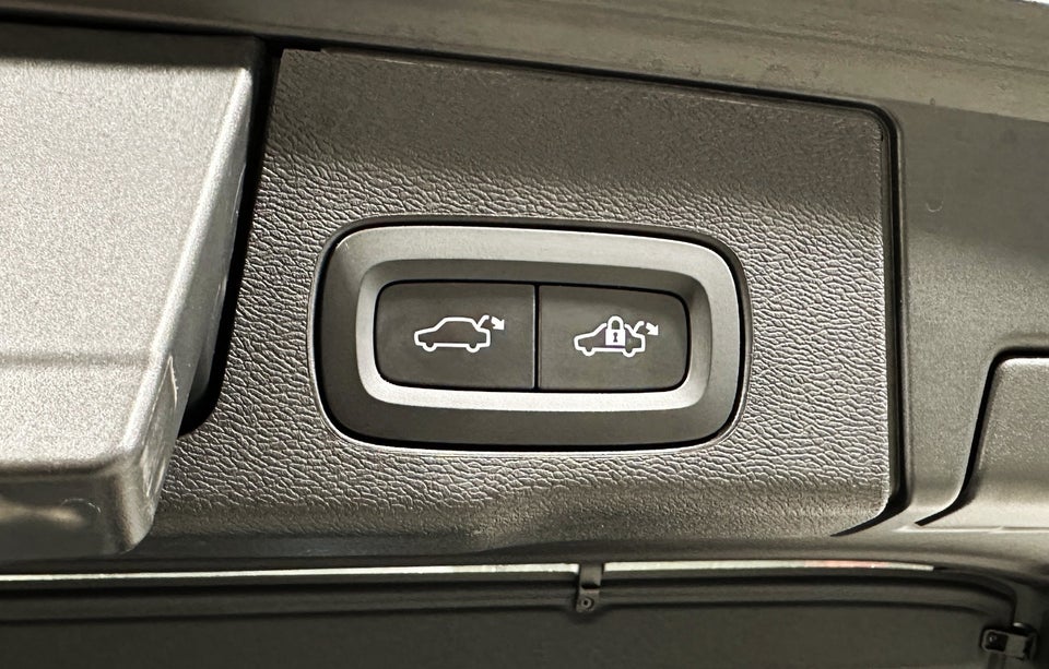 Volvo XC60 2,0 T6 ReCharge Plus Dark aut. AWD 5d