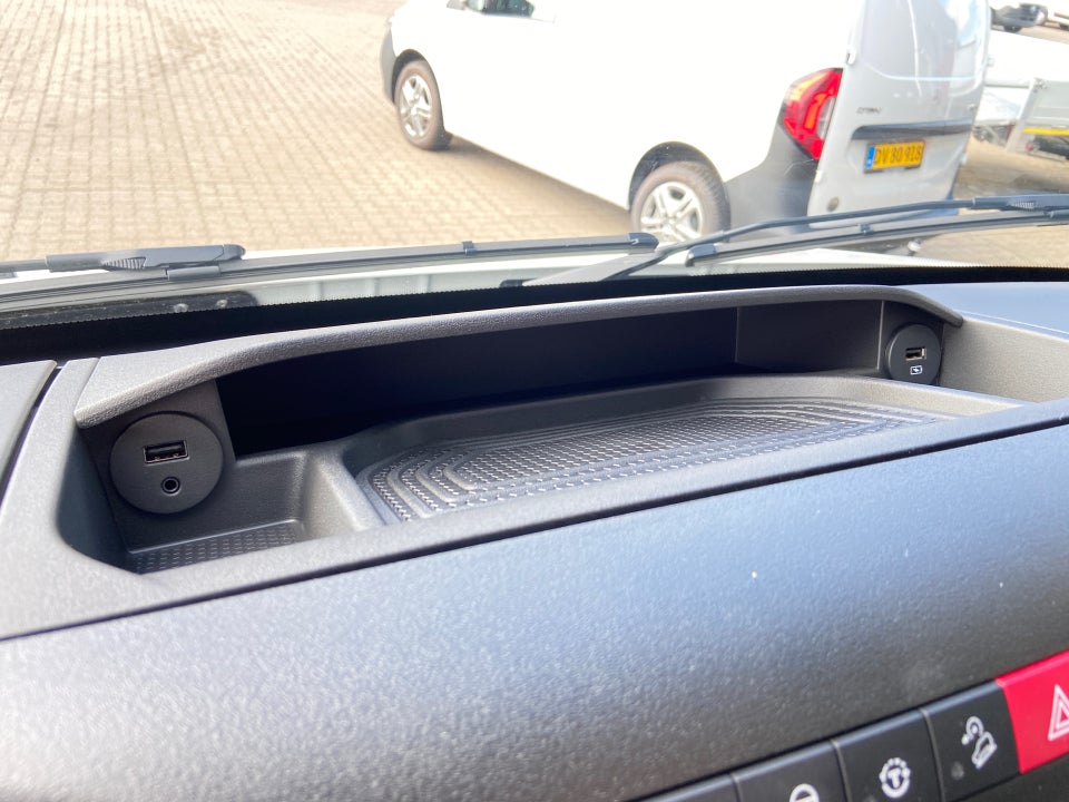 Iveco Daily 3,0 35S18 4100mm Lad AG8