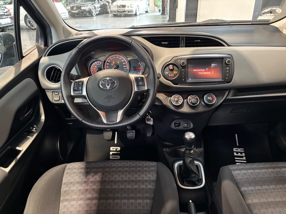 Toyota Yaris 1,3 VVT-i T2 Komfort 5d