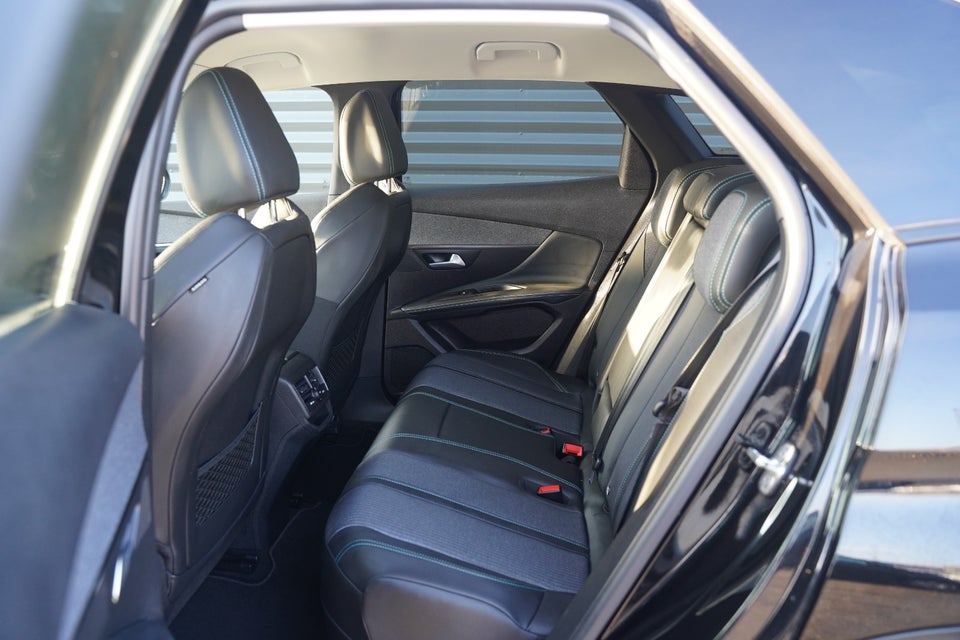 Peugeot 3008 1,6 Hybrid Allure Pack EAT8 5d