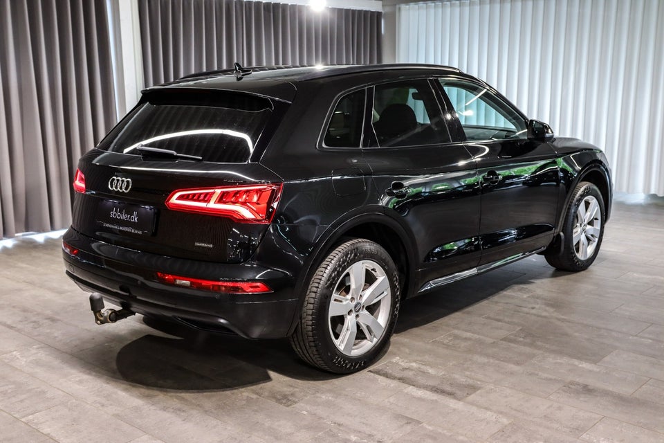 Audi Q5 40 TDi Sport quattro S-tr. 5d