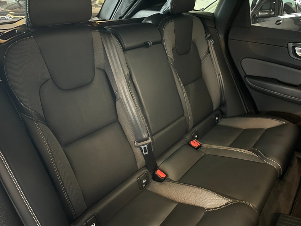 Volvo XC60 2,0 T6 ReCharge R-Design aut. AWD 5d