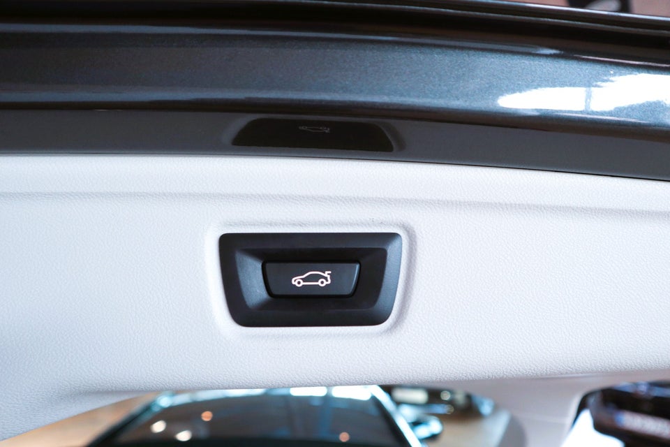 BMW 330e 2,0 Touring Sport Line aut. 5d