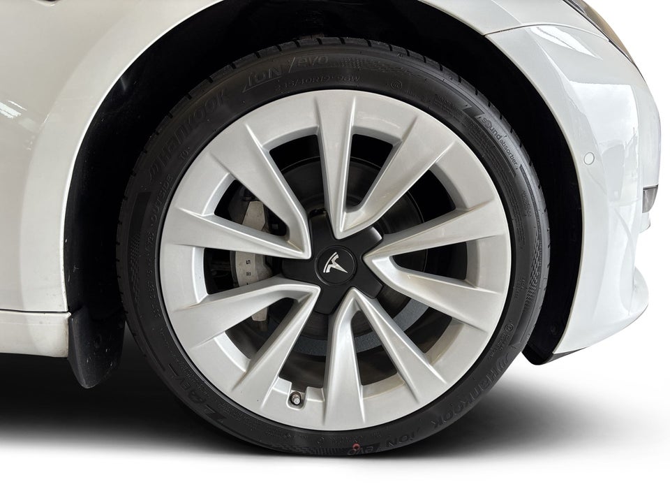 Tesla Model 3 Long Range AWD 4d