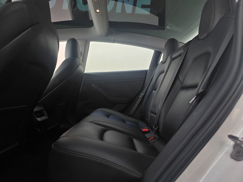 Tesla Model 3 Long Range AWD 4d