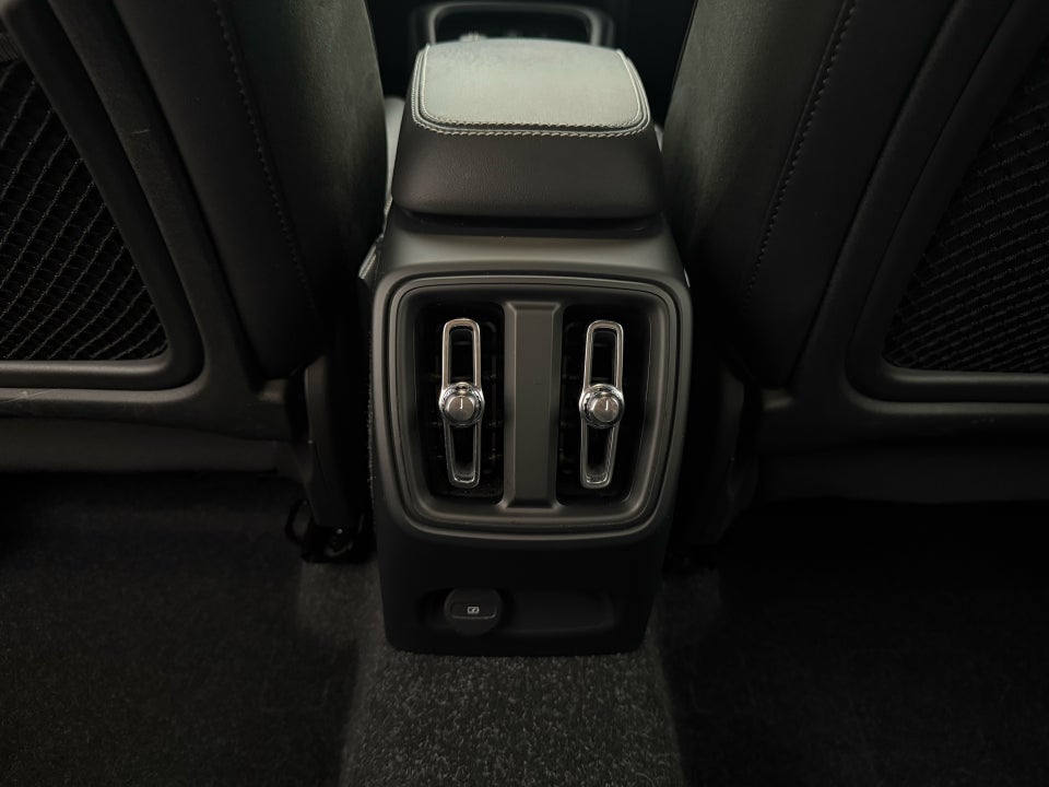 Volvo XC40 P8 ReCharge Twin R-Design 5d