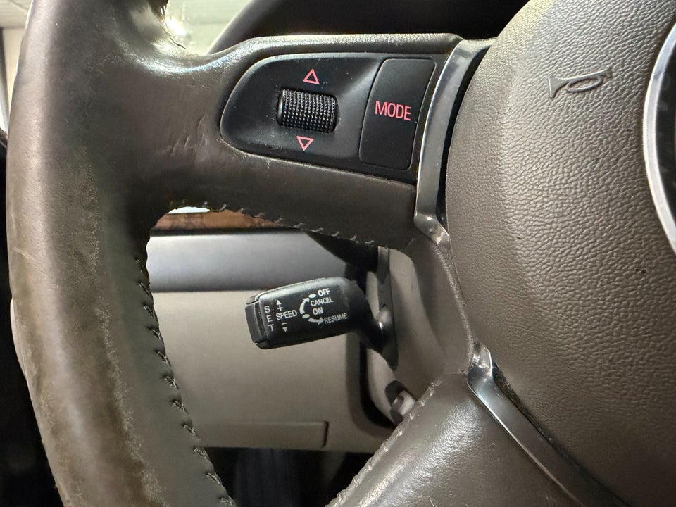 Audi A8 3,7 quattro Tiptr. 4d