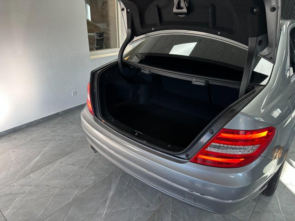 Mercedes C220 2,2 CDi Elegance BE 4d