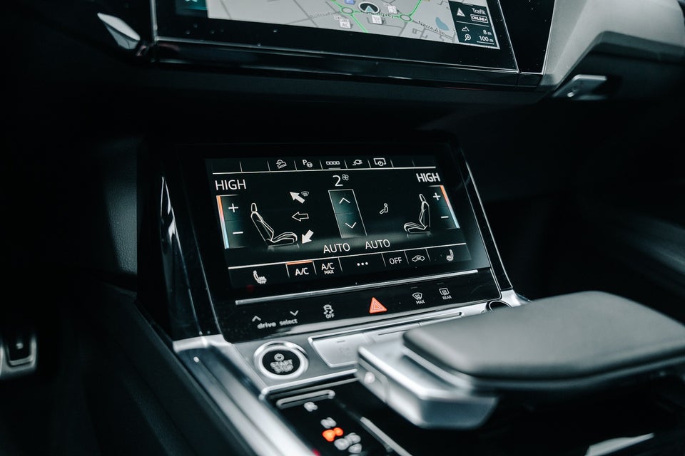 Audi Q8 e-tron 50 S-line Sportback quattro 5d