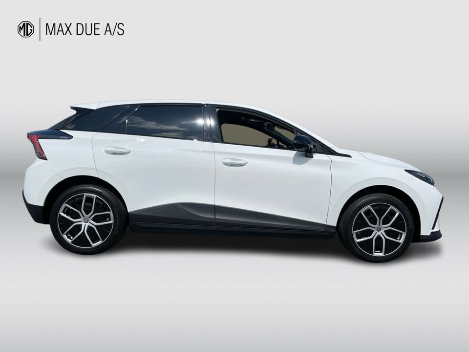 MG MG4 64 Luxury 5d