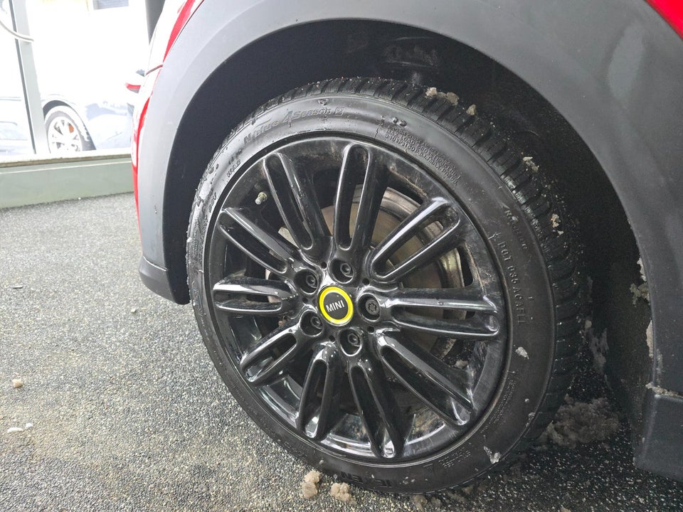 MINI Cooper SE Experience 3d