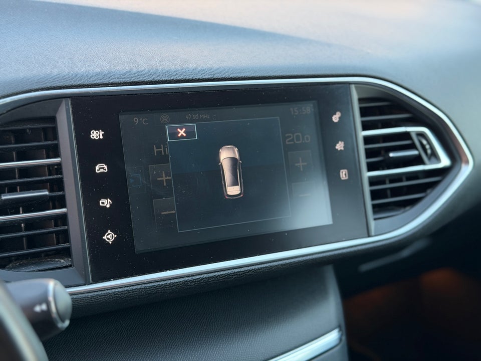 Peugeot 308 1,2 e-THP 130 Allure SW 5d