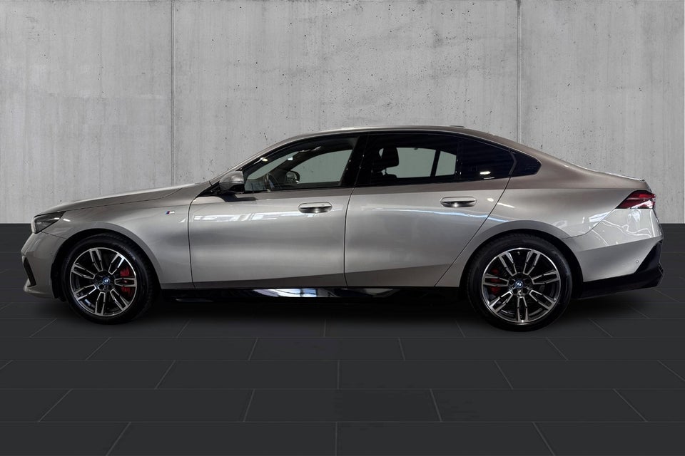 BMW i5 eDrive40 Fully Charged M-Sport 4d