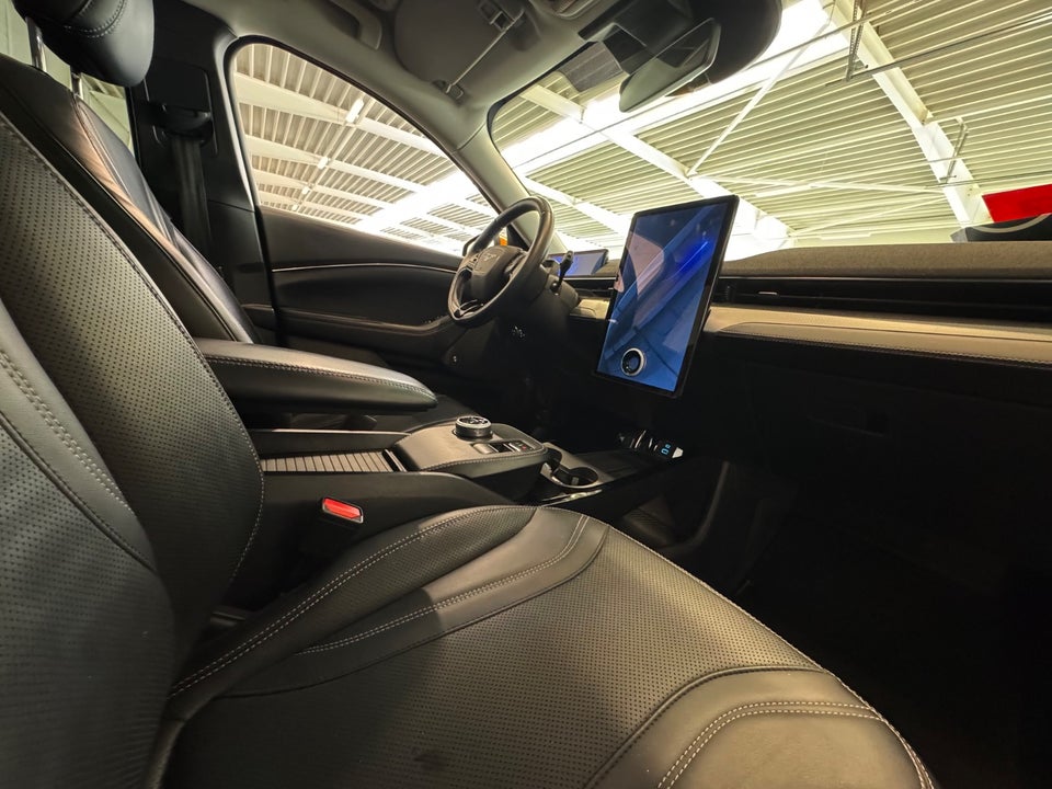 Ford Mustang Mach-E 70 Standard Range 5d