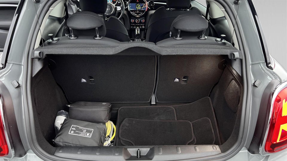 MINI Cooper SE Essential 3d