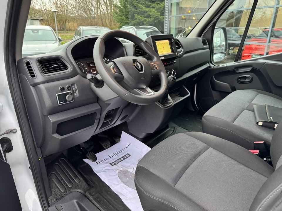 Renault Master IV T33 2,3 dCi 150 L2H2 Kassevogn