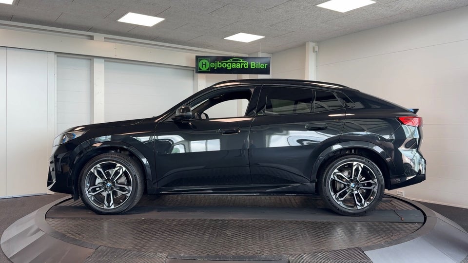 BMW iX2 eDrive20 Charged M-Sport 5d