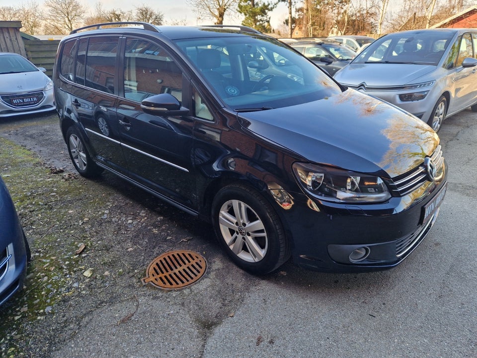 VW Touran 2,0 TDi 140 Comfortline DSG BMT 7prs 5d