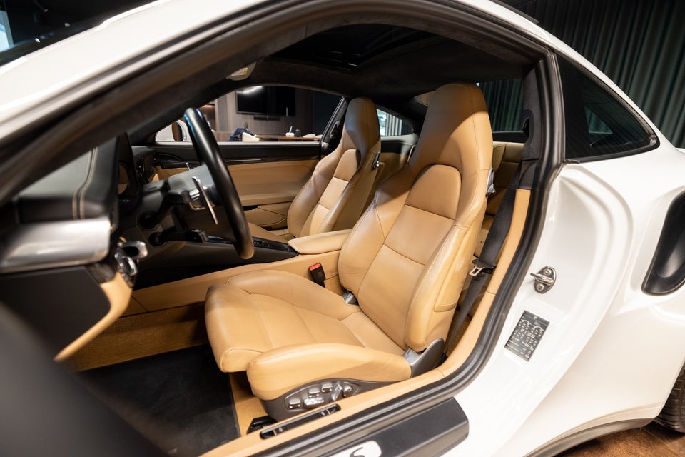 Porsche 911 Turbo S 3,8 Coupé PDK 2d