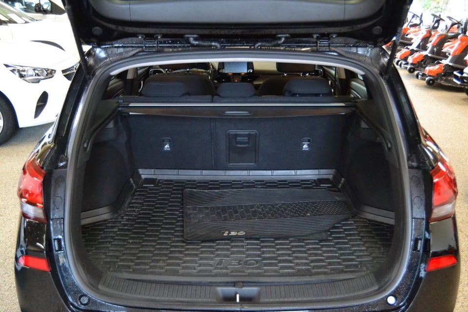 Hyundai i30 1,4 T-GDi Premium stc. DCT 5d