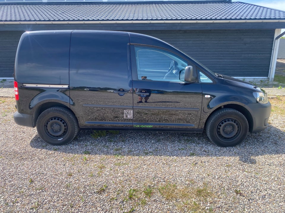 VW Caddy 1,6 TDi 102 Comfortline BMT Van 4d