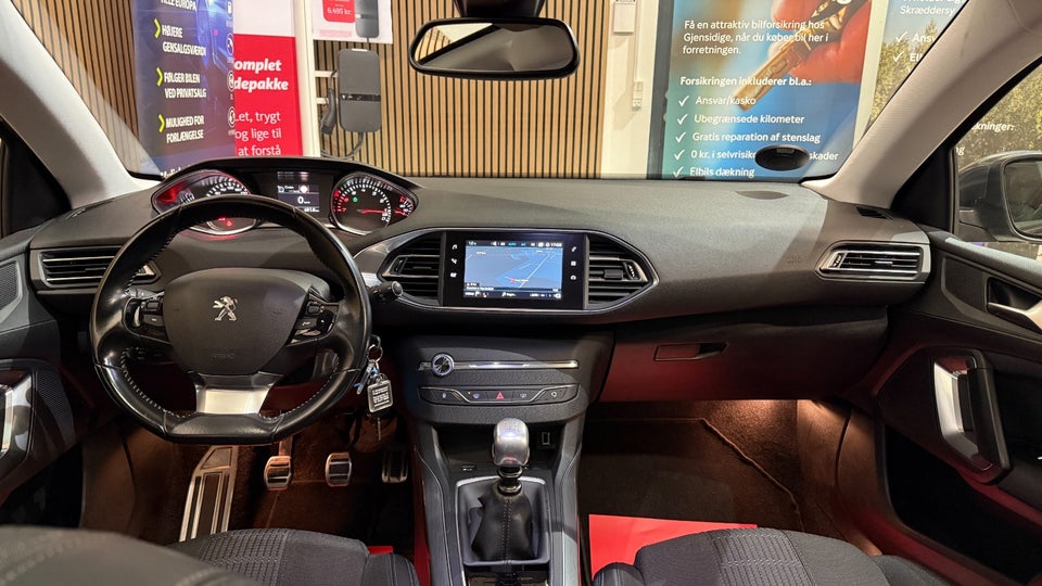 Peugeot 308 1,2 e-THP 130 Allure Sky 5d