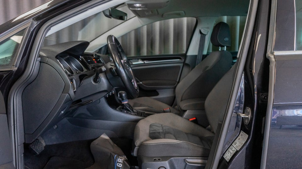 VW Golf VII 2,0 TDi 150 Highline Variant DSG 5d