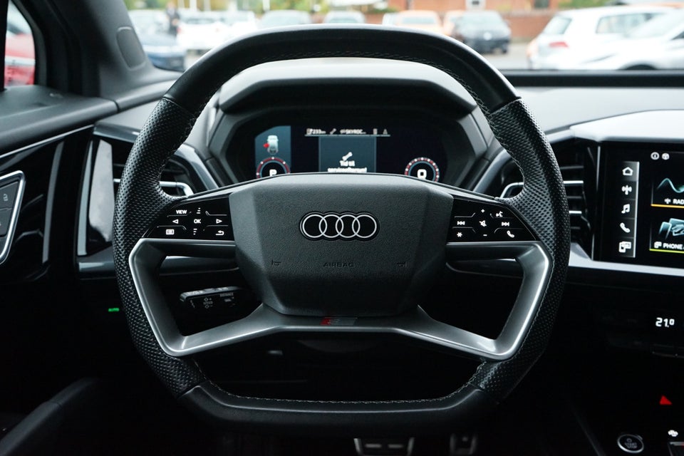 Audi Q4 e-tron 40 S-line 5d