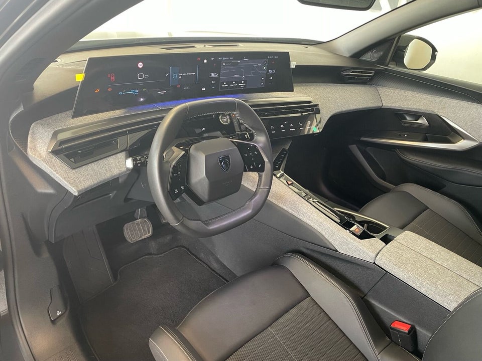 Peugeot e-3008 77 Allure 5d