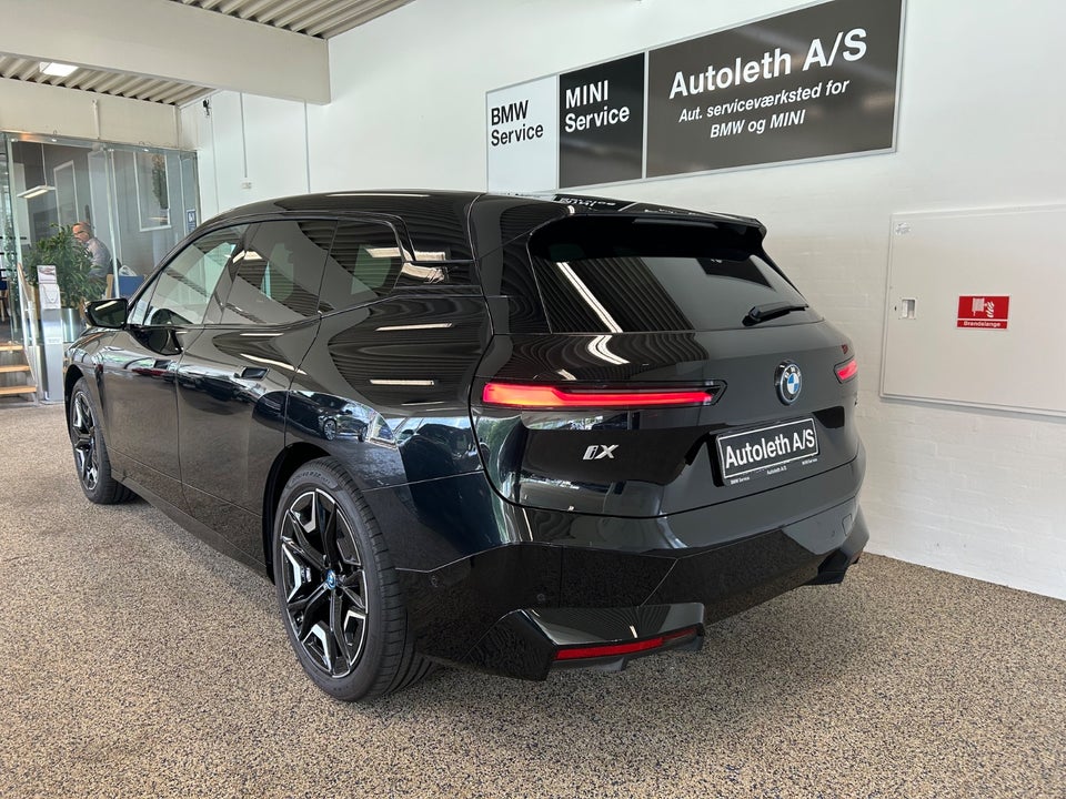 BMW iX xDrive40 Supercharged 5d