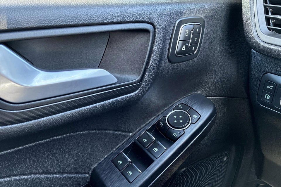 Ford Kuga 2,5 PHEV ST-Line X CVT 5d