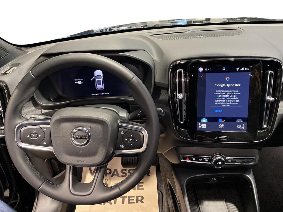 Volvo EX40 Extended Range Black Edition 5d