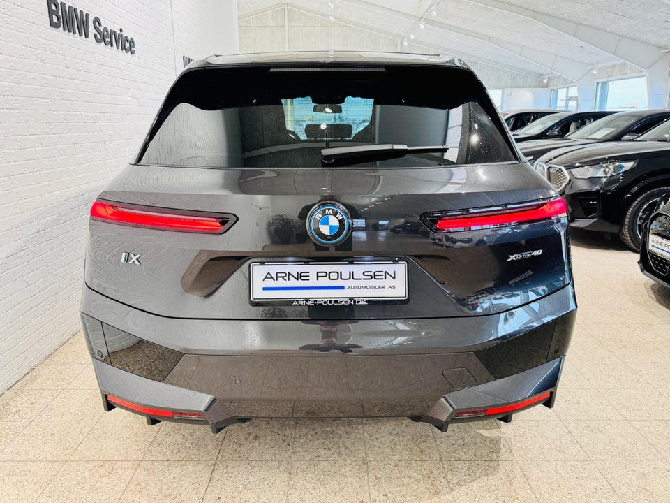 BMW iX xDrive40 Supercharged 5d