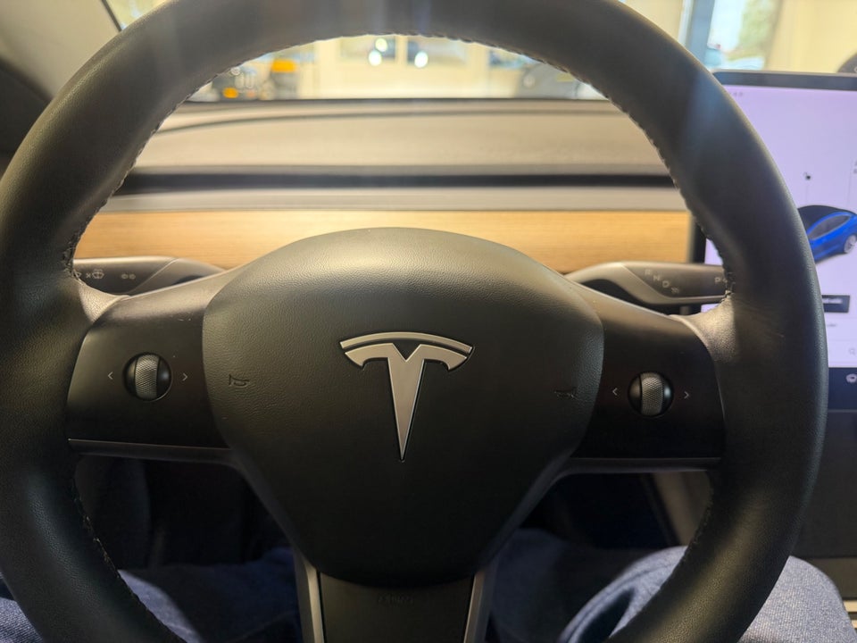 Tesla Model 3 Long Range AWD 4d