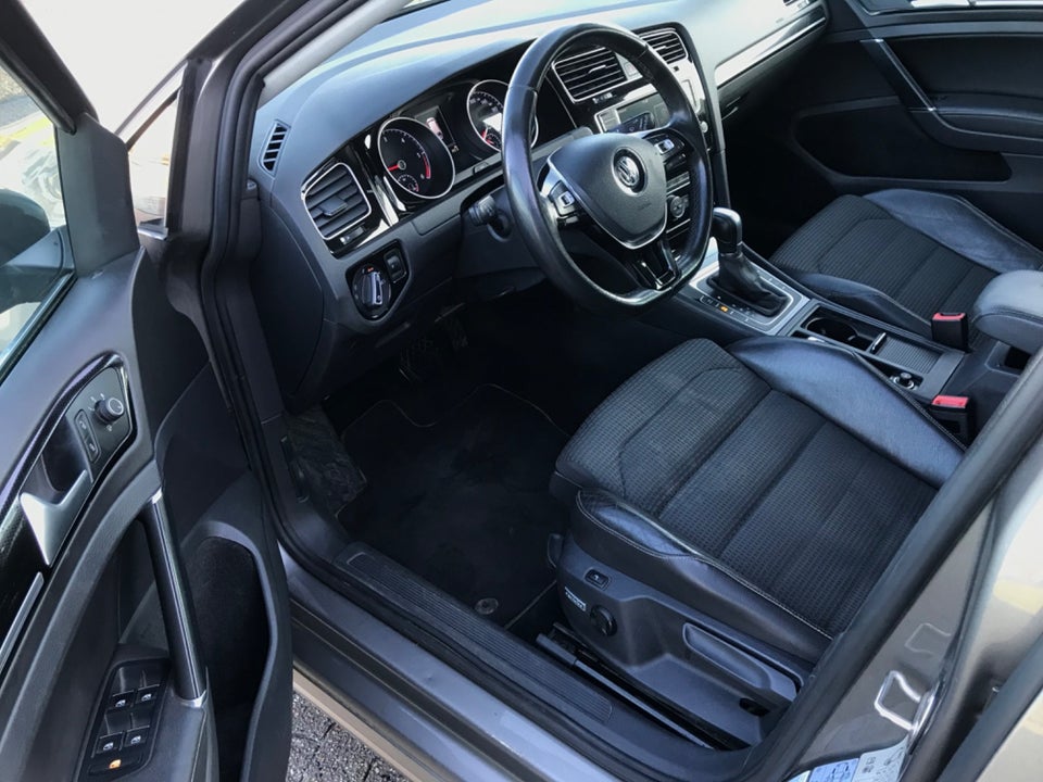 VW Golf VII 2,0 TDi 150 R-line DSG BMT 5d