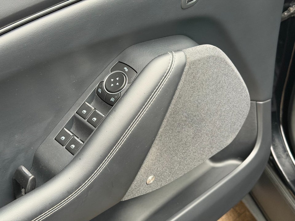 Ford Mustang Mach-E 75 Standard Range 5d