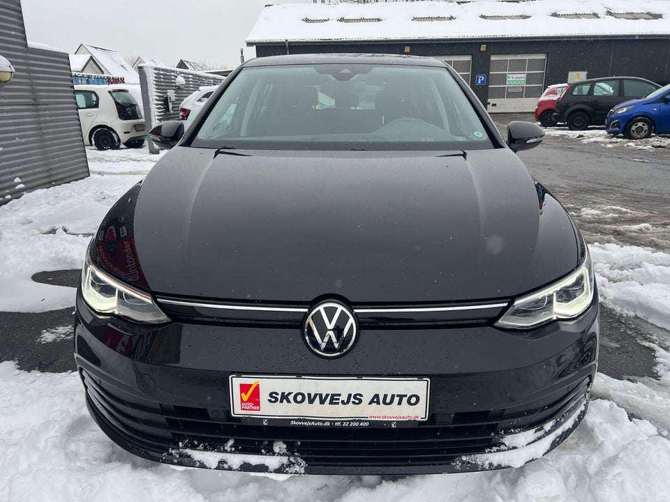 VW Golf VIII 1,5 TSi 130 Life 5d