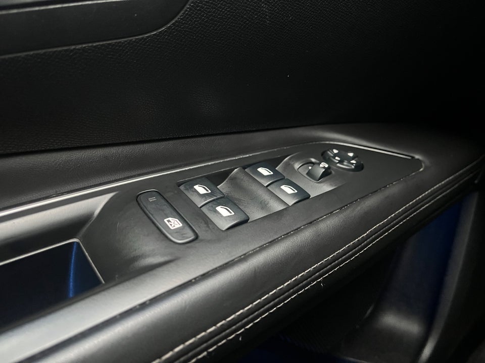 Peugeot 3008 1,2 e-THP 130 Allure 5d