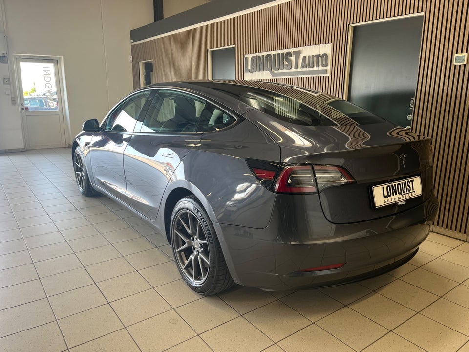 Tesla Model 3 Standard Range+ RWD 4d