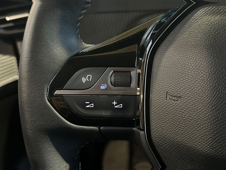 Peugeot e-208 50 Active Pack 5d