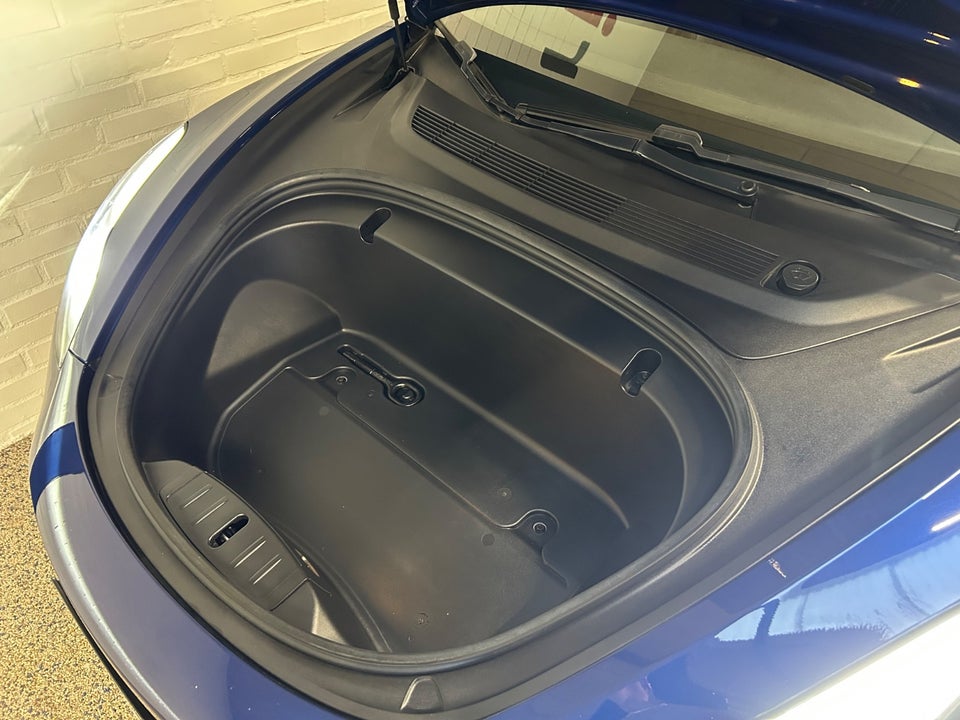 Tesla Model 3 Long Range AWD 4d