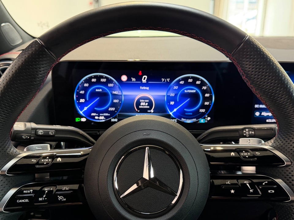 Mercedes EQA350 AMG Line 4Matic 5d