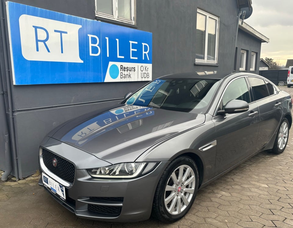 Jaguar XE 2,0 D180 Prestige aut. 4d