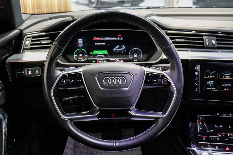 Audi e-tron 55 S-line Sportback quattro 5d